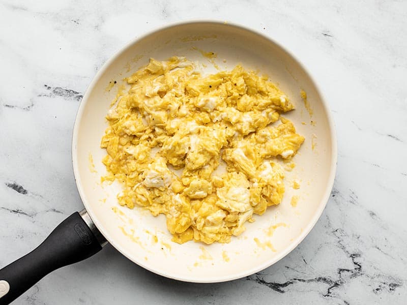 Scrambled eggs in a skillet